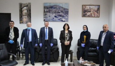 وفد من الصندوق الفلسطيني يلتقي نائب محافظة نابلس