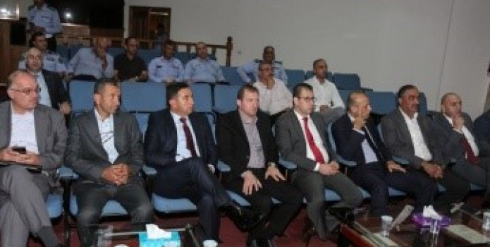 وفد فلسطيني يرافقه مجموعة من الاتحاد الأردني لشركات التأمين يزور إدارة السير