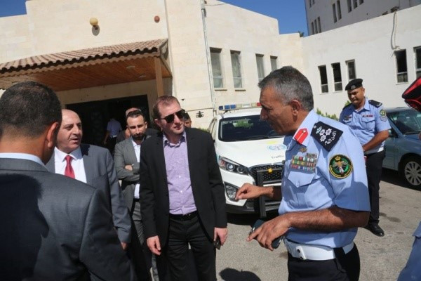 وفد فلسطيني يرافقه مجموعة من الاتحاد الأردني لشركات التأمين يزور إدارة السير